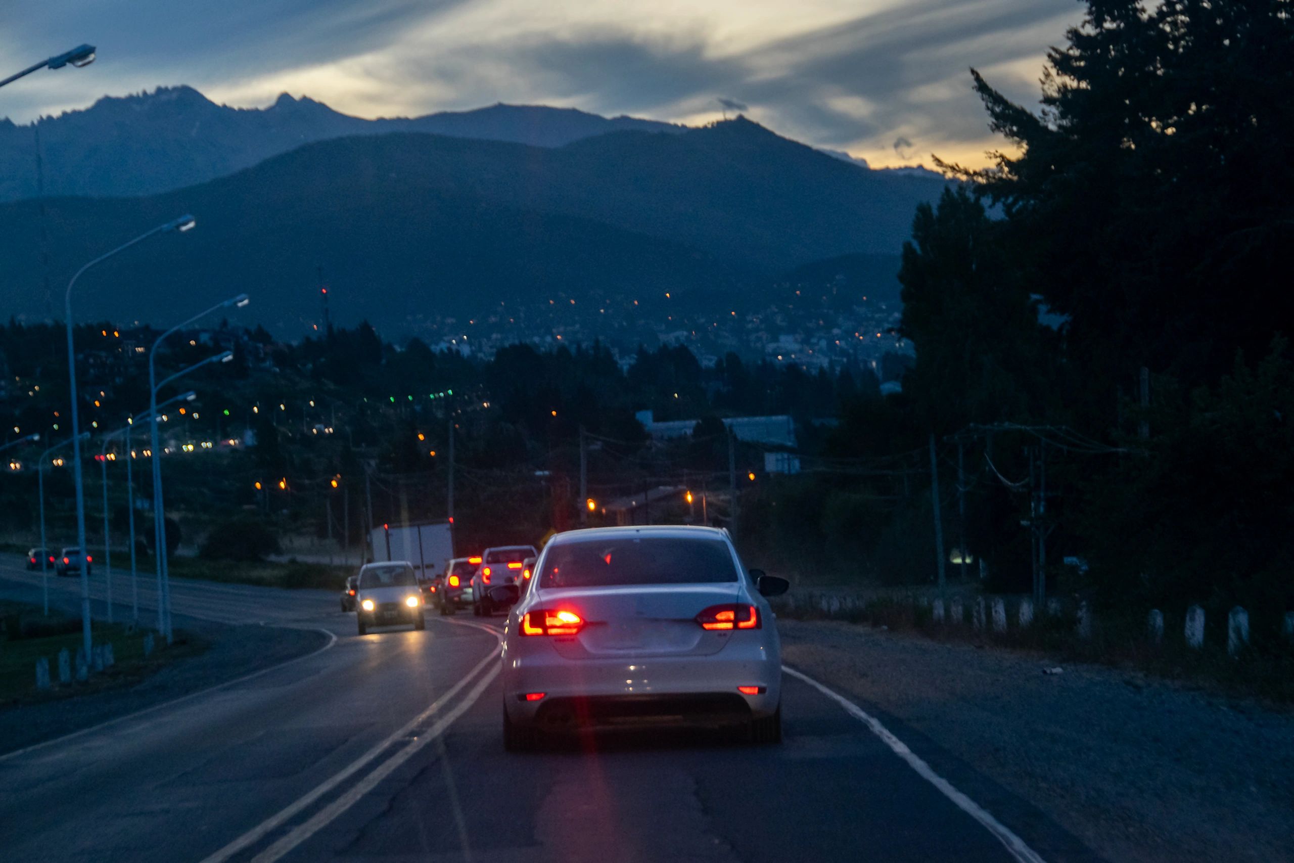 SUV-style road travel image
